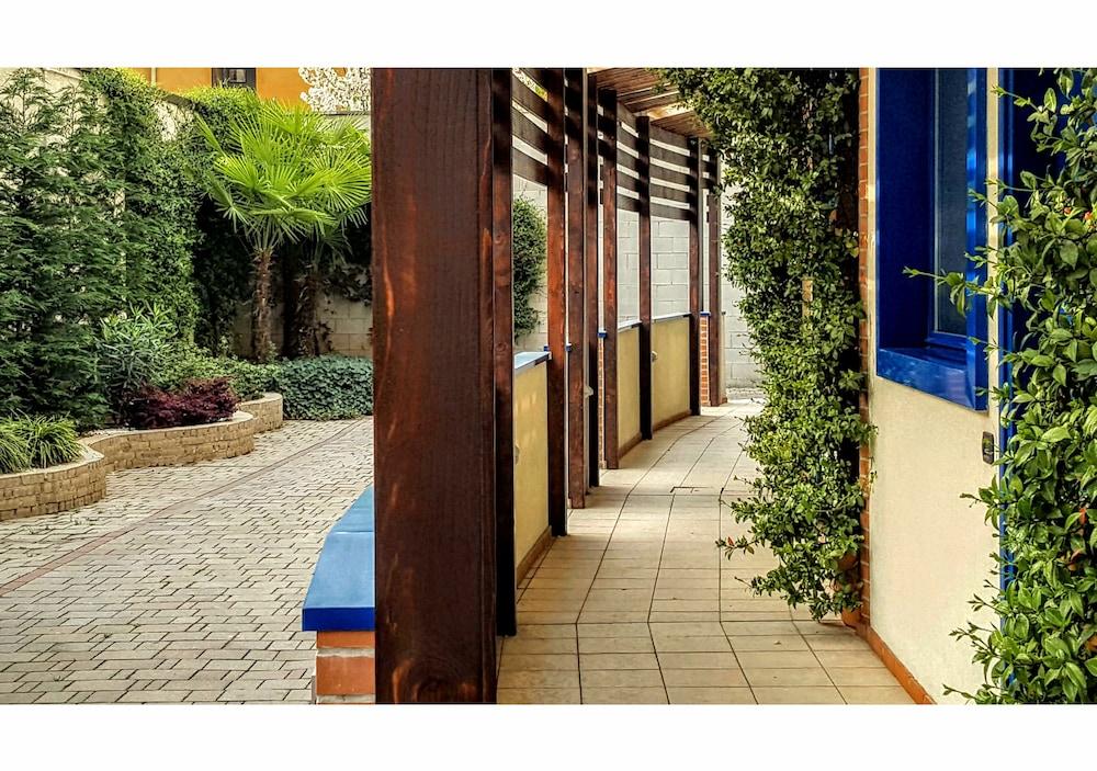 Welcome Hotel 레냐노 외부 사진
